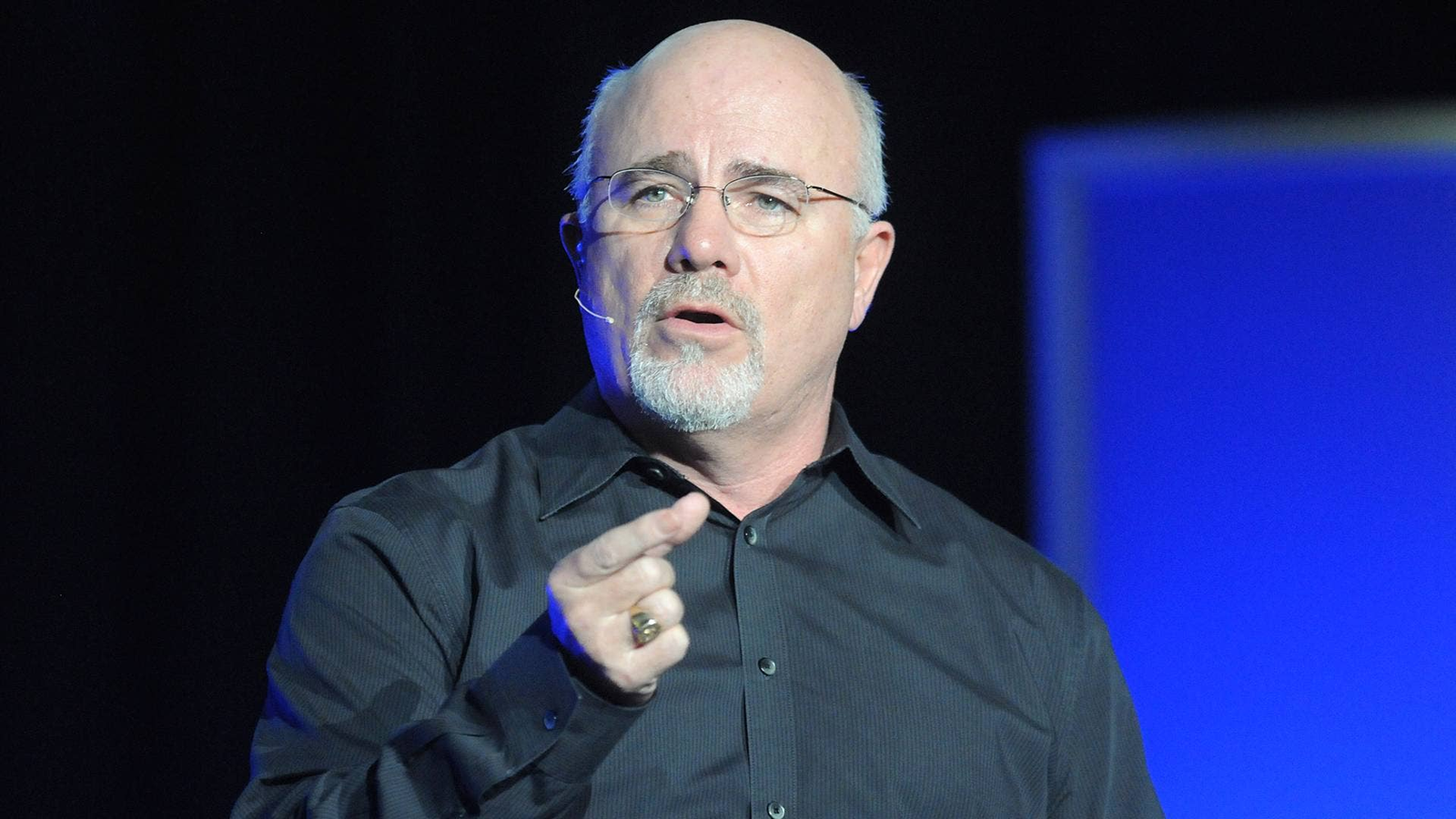 dave-ramsey-speaking-at-an-event-1